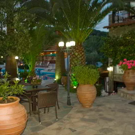 Pyrgos Hotel 2*