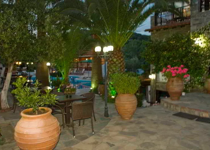 Pyrgos Hotel 2*