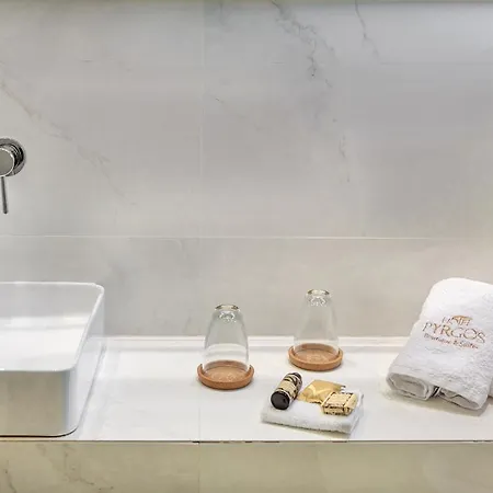 Pyrgos 2* Ouranoupoli