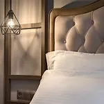 Pyrgos Отель