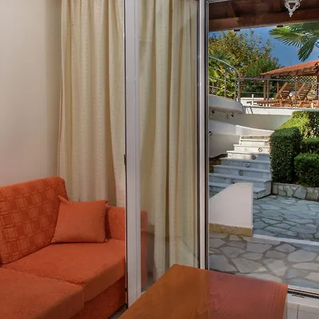 Hotel Pyrgos 2*