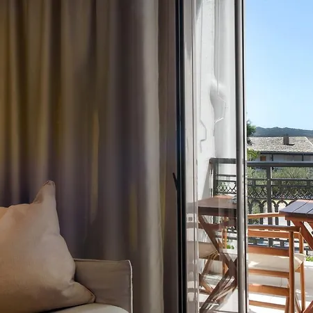 Pyrgos 2* Uranupoli