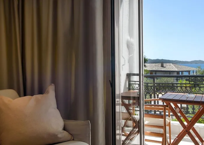 Pyrgos 2* Ouranoupoli